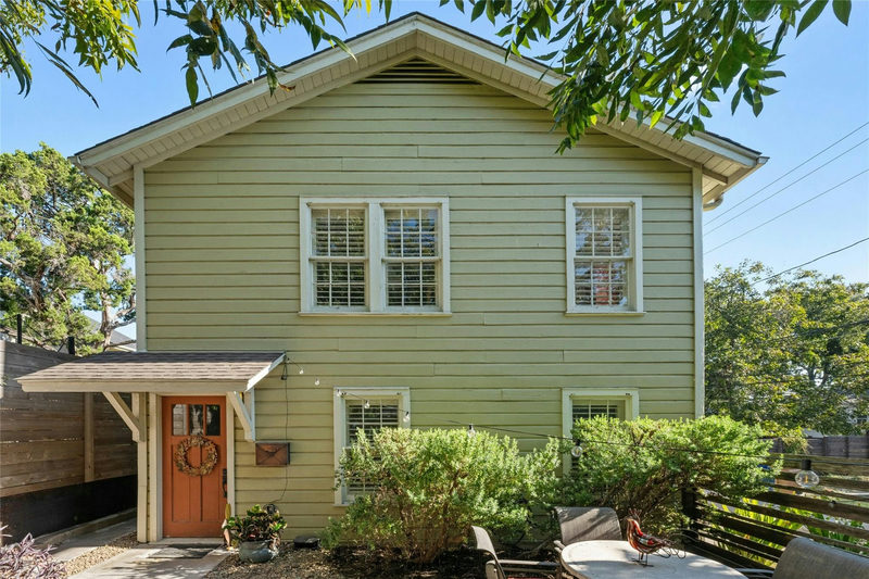 2021 Travis Heights Blvd #1002 — exterior