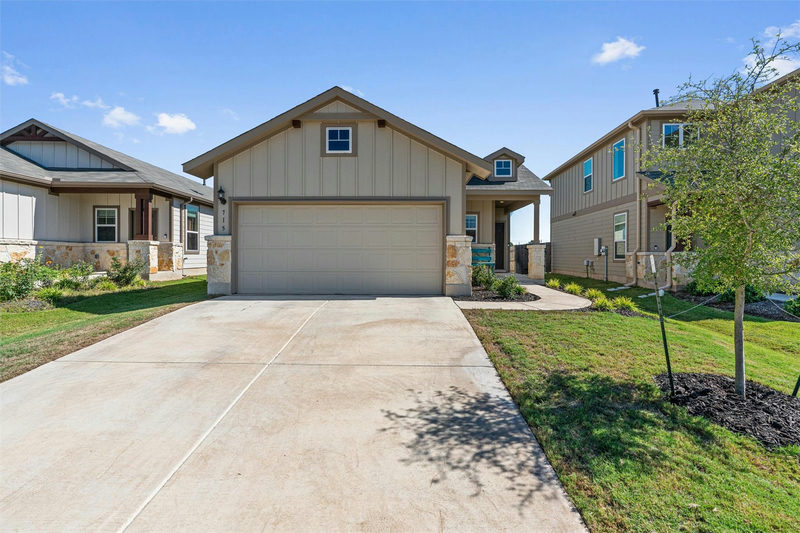 715 Papaya Dr — exterior