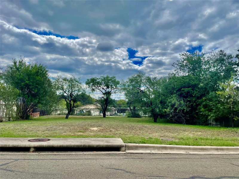 Lot 133 Broadmoor St — exterior