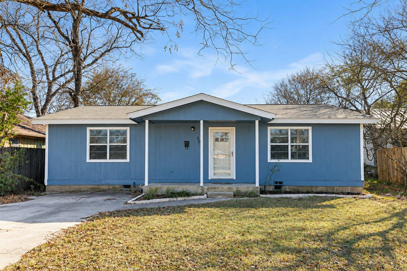 303 E AUSTIN Ave — exterior