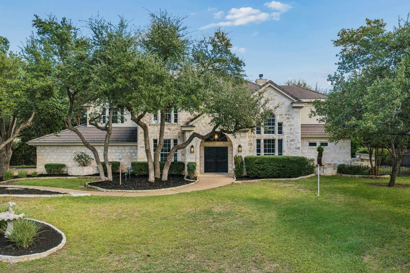 4 Mayleaf Cv — exterior