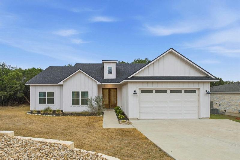 2703 Wilson Ave — exterior