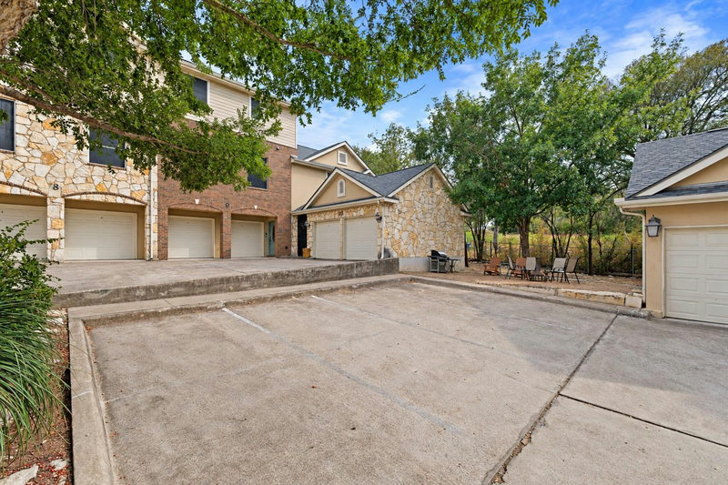1402 Parker Ln #3 — exterior