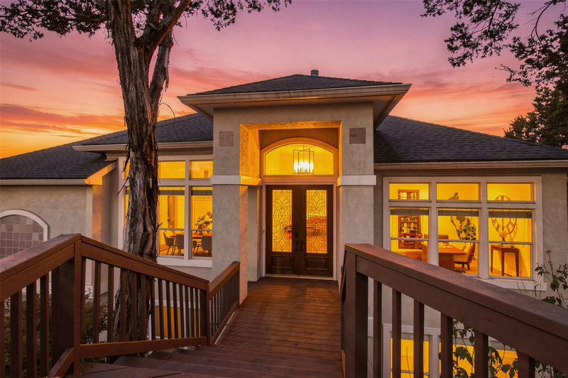 7008 Deepwood Dr — exterior