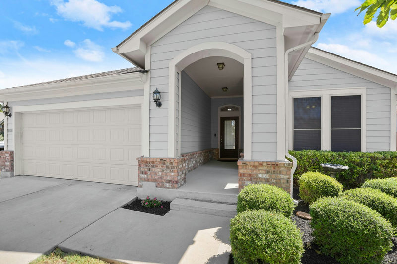 285 Bridgestone Way — exterior