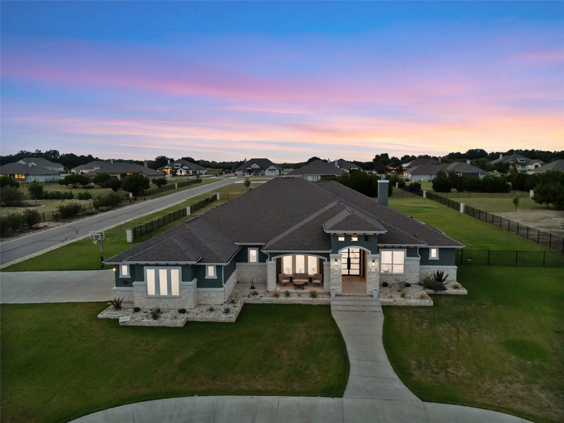 112 Honey Locust Cv — exterior