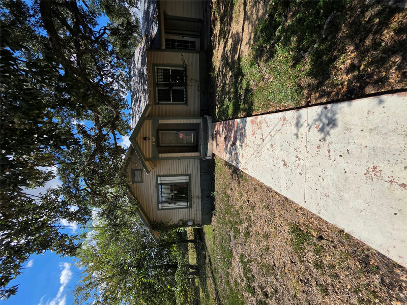1109 Pecos St — exterior
