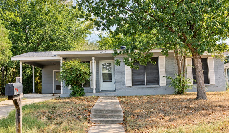 6313 Kenilworth Dr — exterior