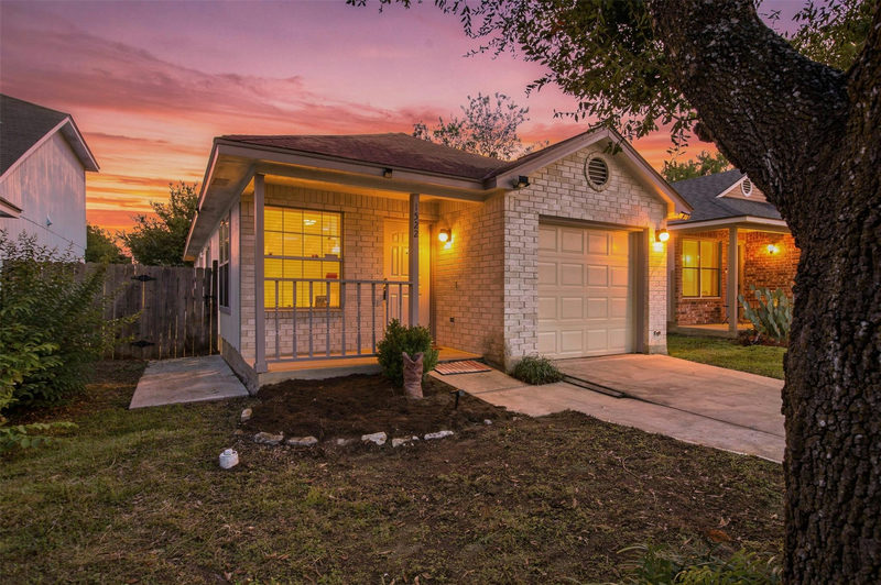 1522 Parkfield Cir — exterior