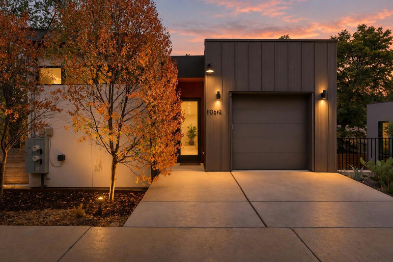 1106 Algarita Ave #2 — exterior