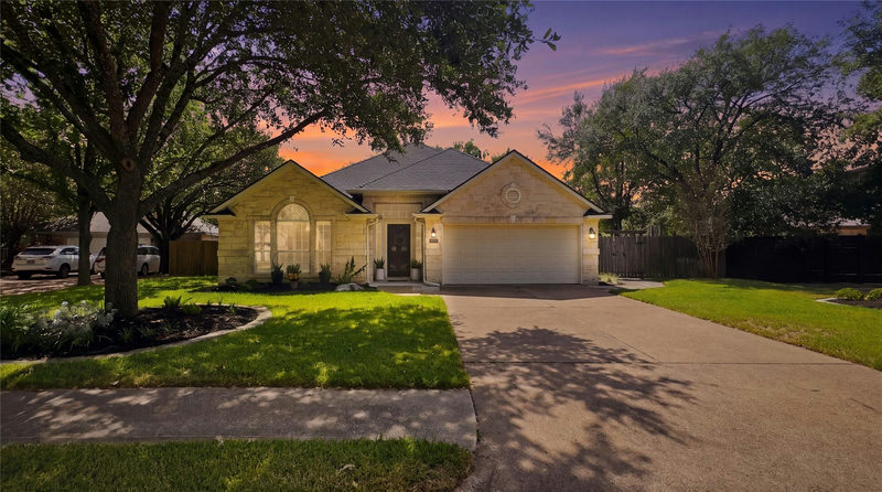 4605 Eagle Feather Dr — exterior