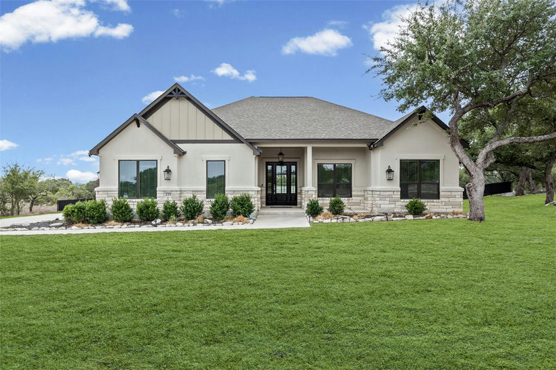 225 Spicewood Trails Dr — exterior