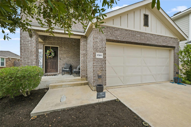 17100 Alturas Ave — exterior