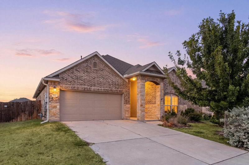 2412 Star Hill Ranch St — exterior