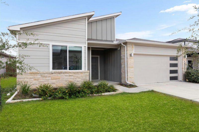 14317 Cantarra Dr — exterior