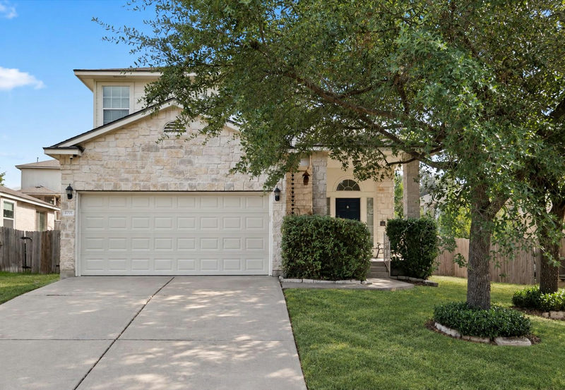 2107 Valerian Trl — exterior