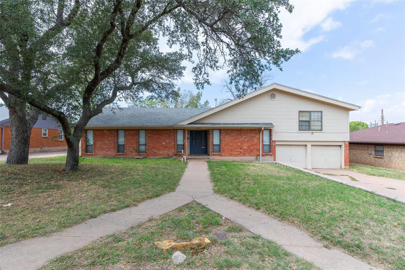 926 Harrison Ave — exterior