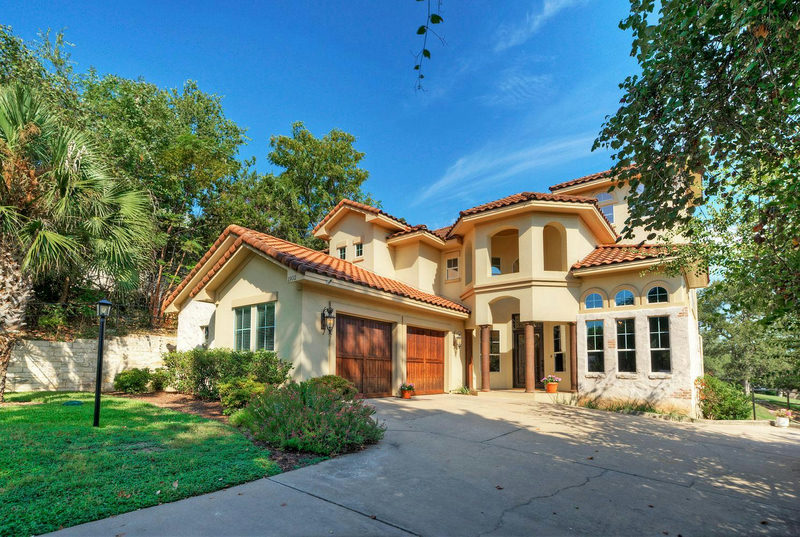 1902 Lakeway Blvd — exterior