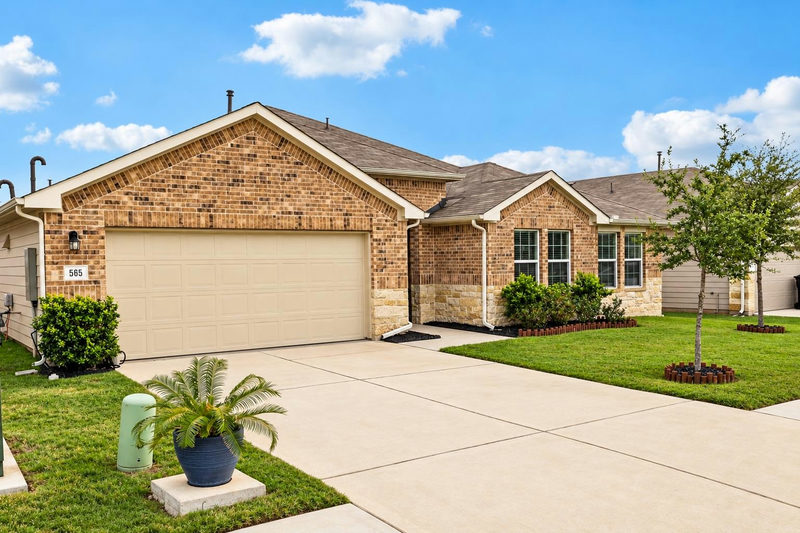 565 Apache Plum Dr — exterior