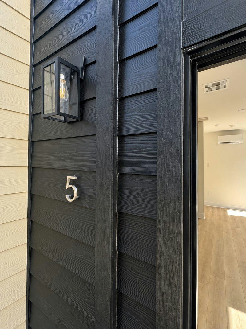 605 E 55th St #5 — exterior
