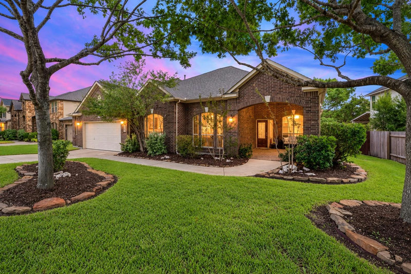 808 Canyon Springs Dr — exterior
