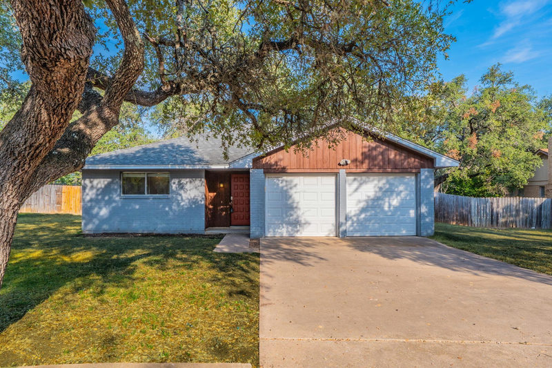 5628 Wagon Train Rd — exterior