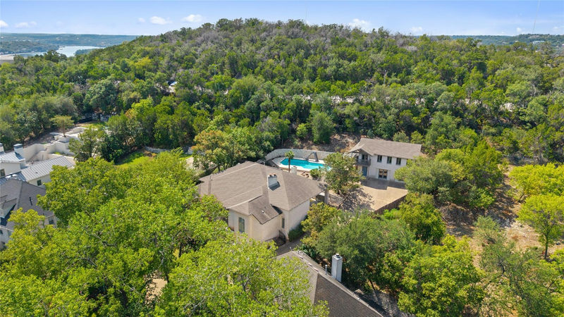 3904 Bonnell Dr — exterior