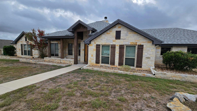 210 Stonehenge Way — exterior