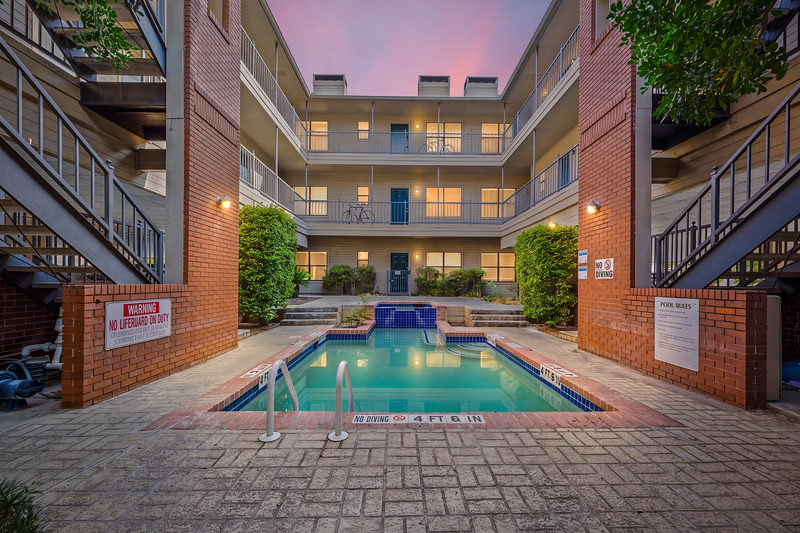 106 E 30th St #308 — exterior