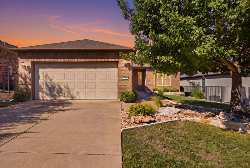 325 Bartlett Peak Dr — exterior