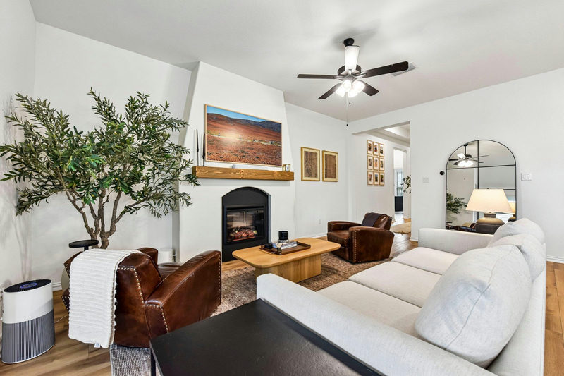330 Bay Breeze Dr — exterior