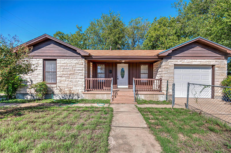 1501 N Park St — exterior