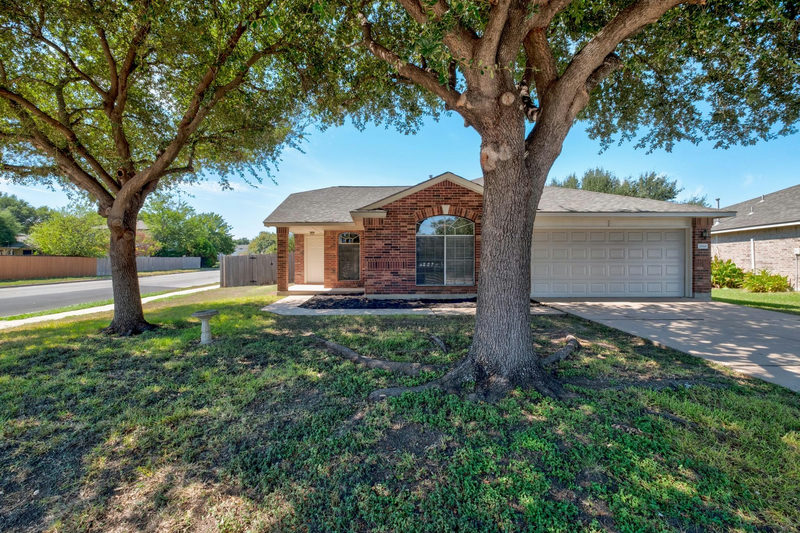 2666 Bradley Ln — exterior