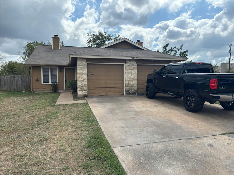 801 Country Aire Dr — exterior