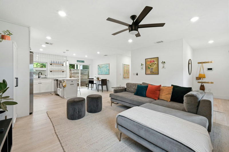 1406 Camelot Cir #1 — exterior