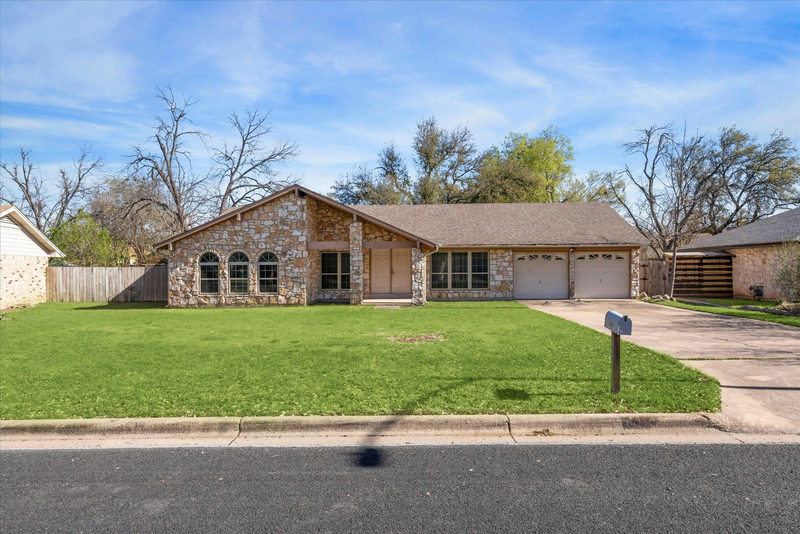 11905 Buckingham Rd — exterior