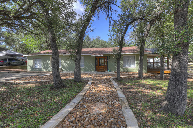 767 VALLEY OAKS DR Dr — exterior