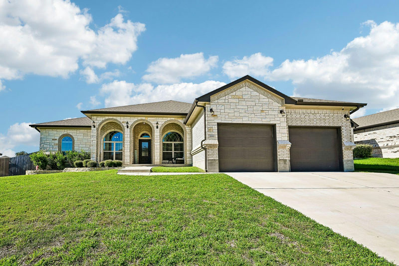 8302 Ginny Ln — exterior
