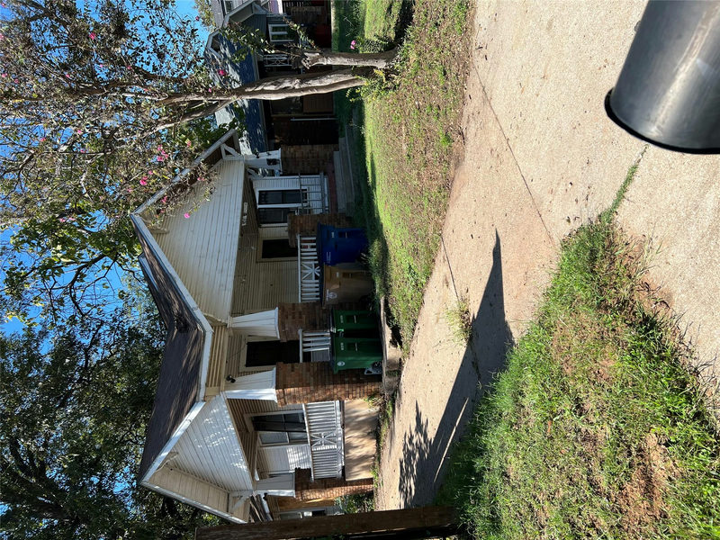 2409 Willow St — exterior