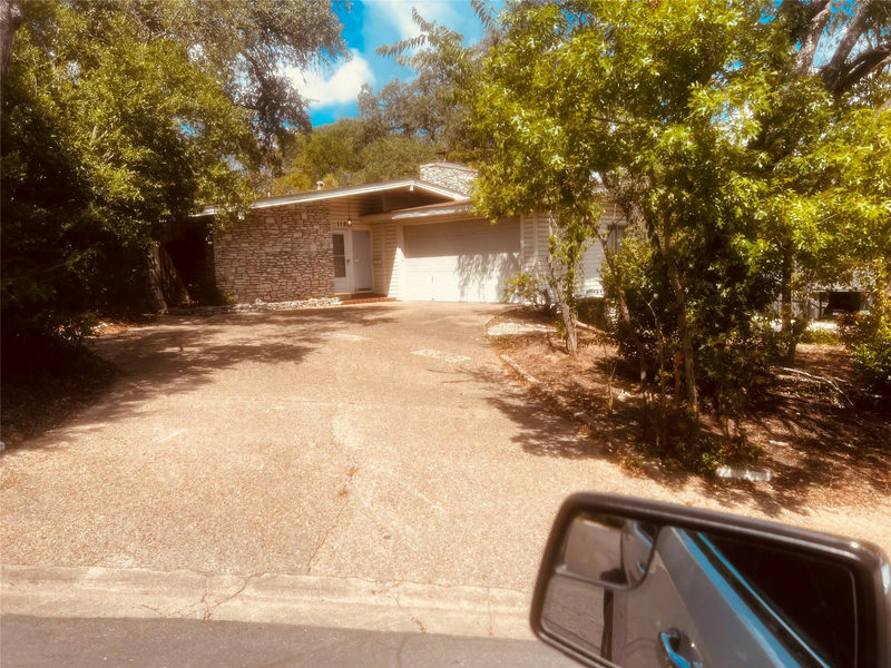 1106 Heritage Way — exterior