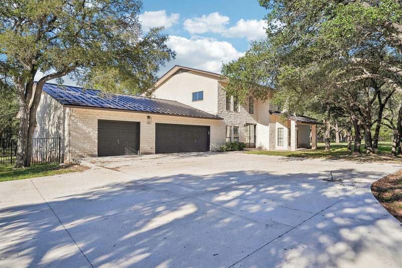 2833 Cedar Hollow Rd — exterior
