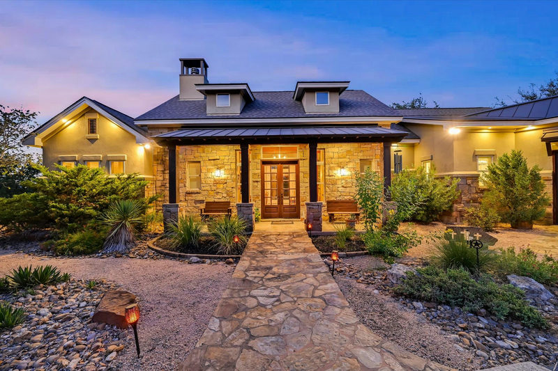 104 Mesa Dr