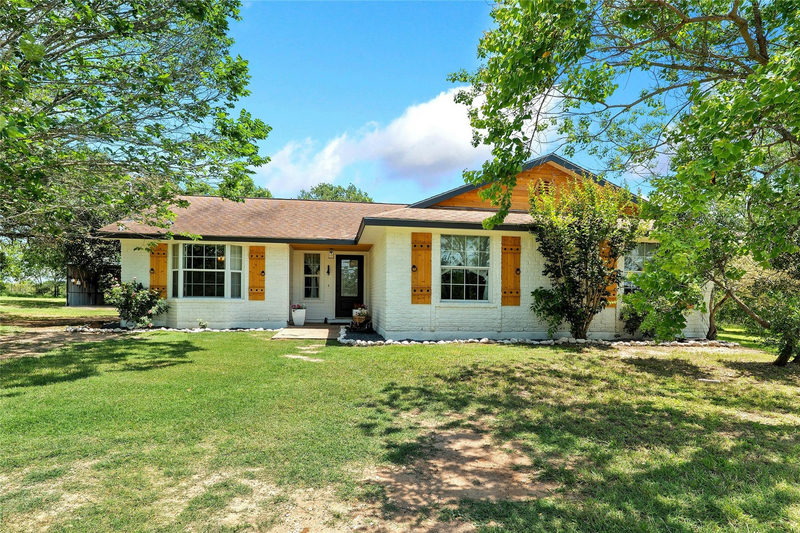 372 Hidden Oaks Dr — exterior