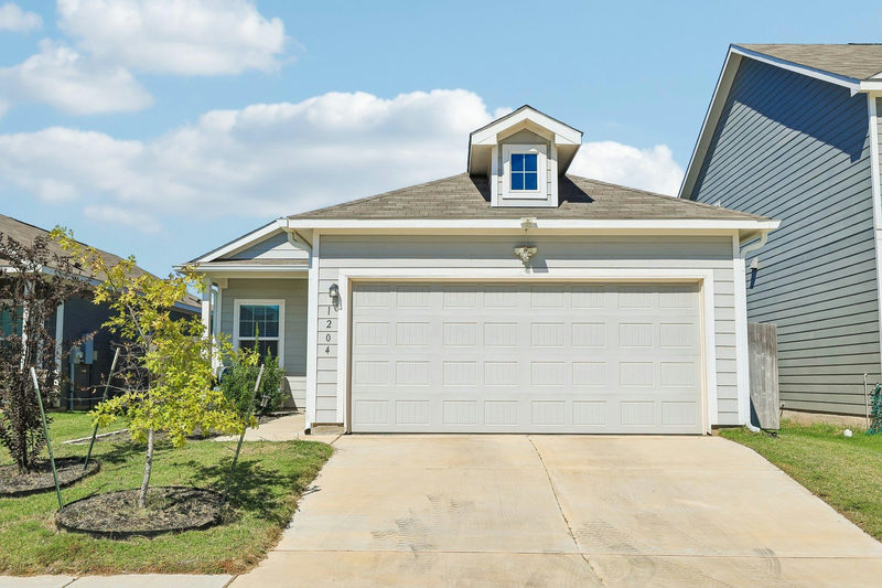 1204 Cattail Ln — exterior
