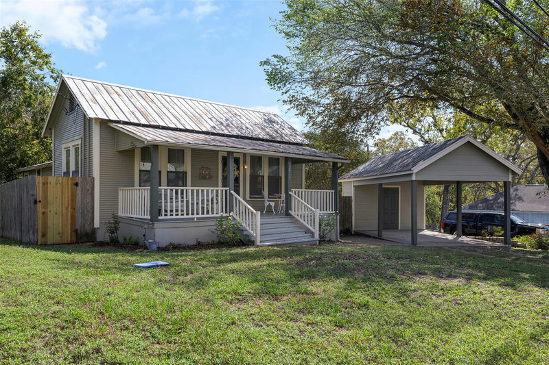 12411 E Texas St — exterior