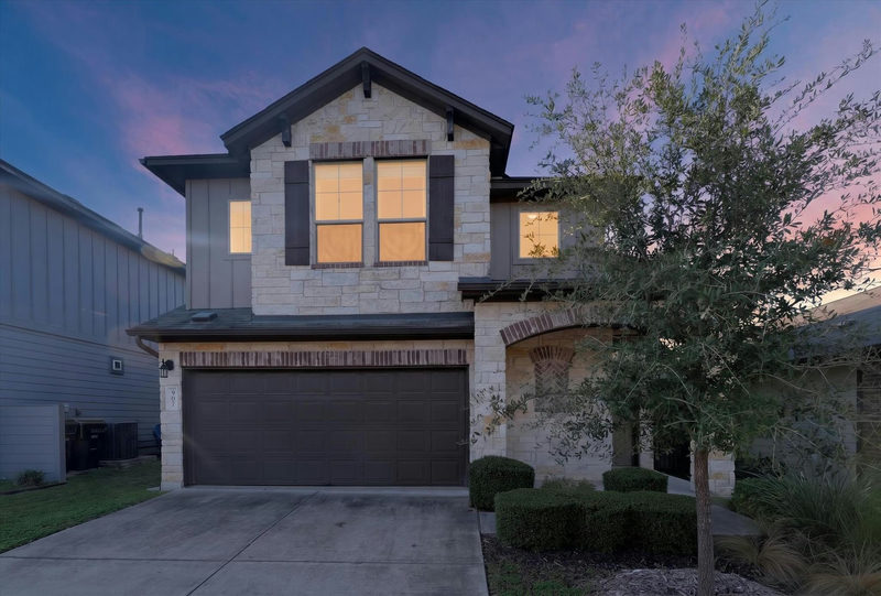 907 Sleepy Dell Ln — exterior