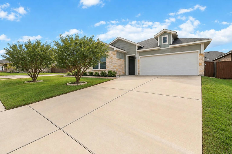 10900 American Mustang Loop — exterior
