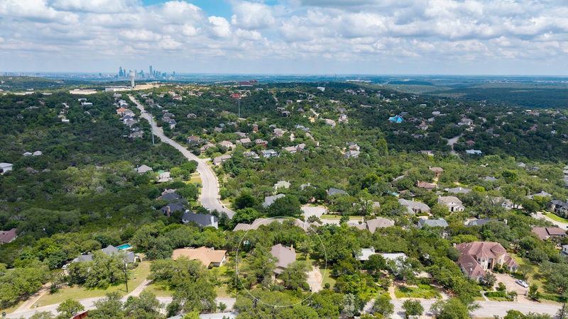 1211 Falcon Ledge Dr — exterior
