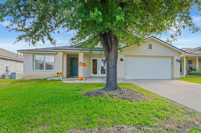 3933 Rolling Canyon Trl — exterior