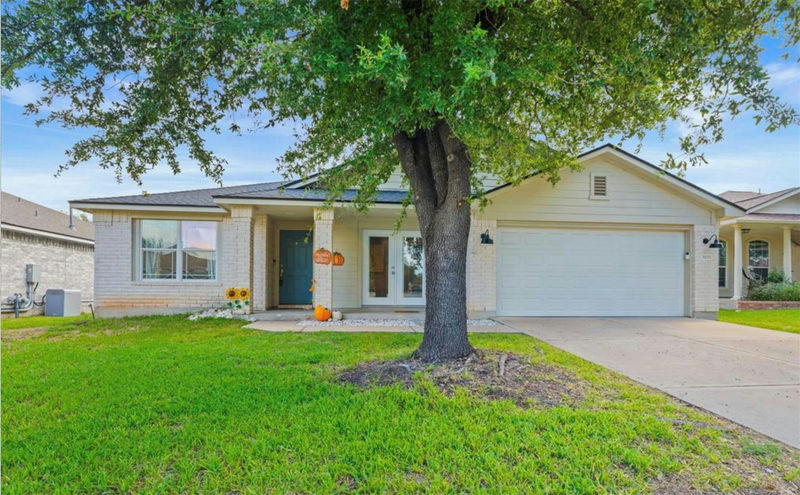 3933 Rolling Canyon Trl — exterior